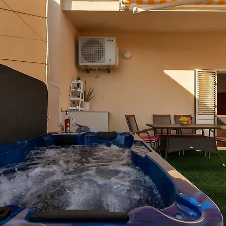 Gojak Miso Alen דירה